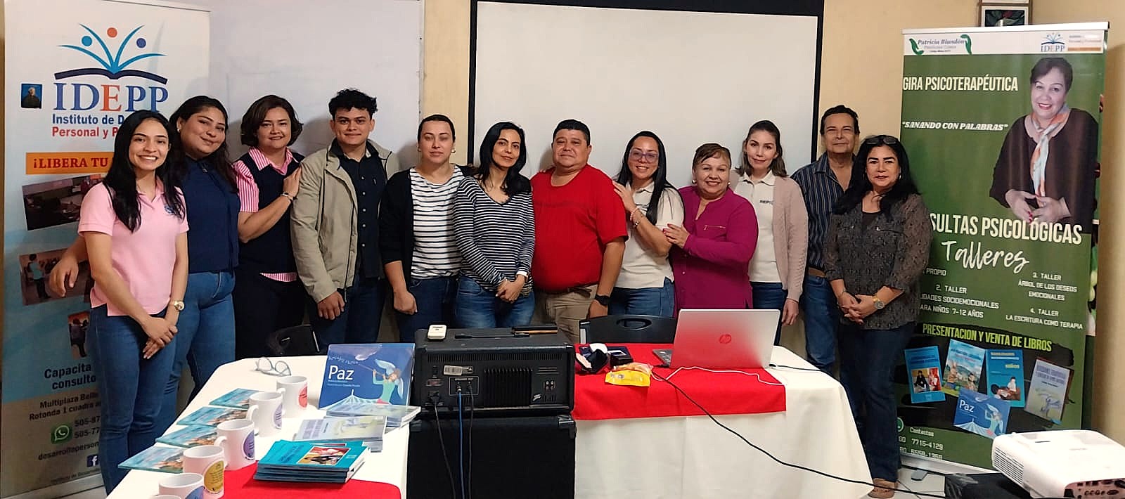 Participantes del taller. Foto de grupo.